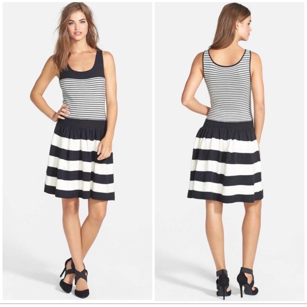 JESSICA SIMPSON Dress Black White Striped Fit-and-Flare Knit Sleeveless LARGE